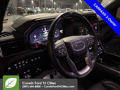 Used 2023 GMC Yukon XL - photo 1