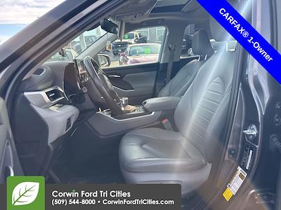 Used 2023 Toyota Highlander - photo 1
