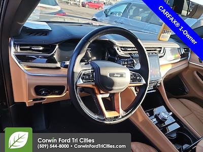 Used 2023 Jeep Grand Cherokee - photo 1