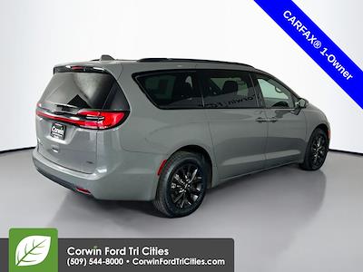 Used 2021 Chrysler Pacifica - photo 1