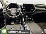 Used 2024 Toyota Highlander LE for sale #6546018 - photo 24