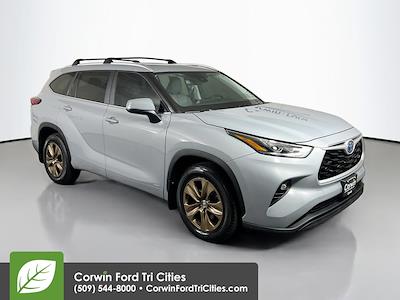 Used 2023 Toyota Highlander - photo 1