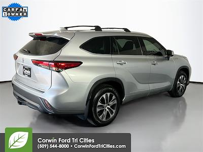 Used 2022 Toyota Highlander XLE AWD SUV for sale #6594780 - photo 2