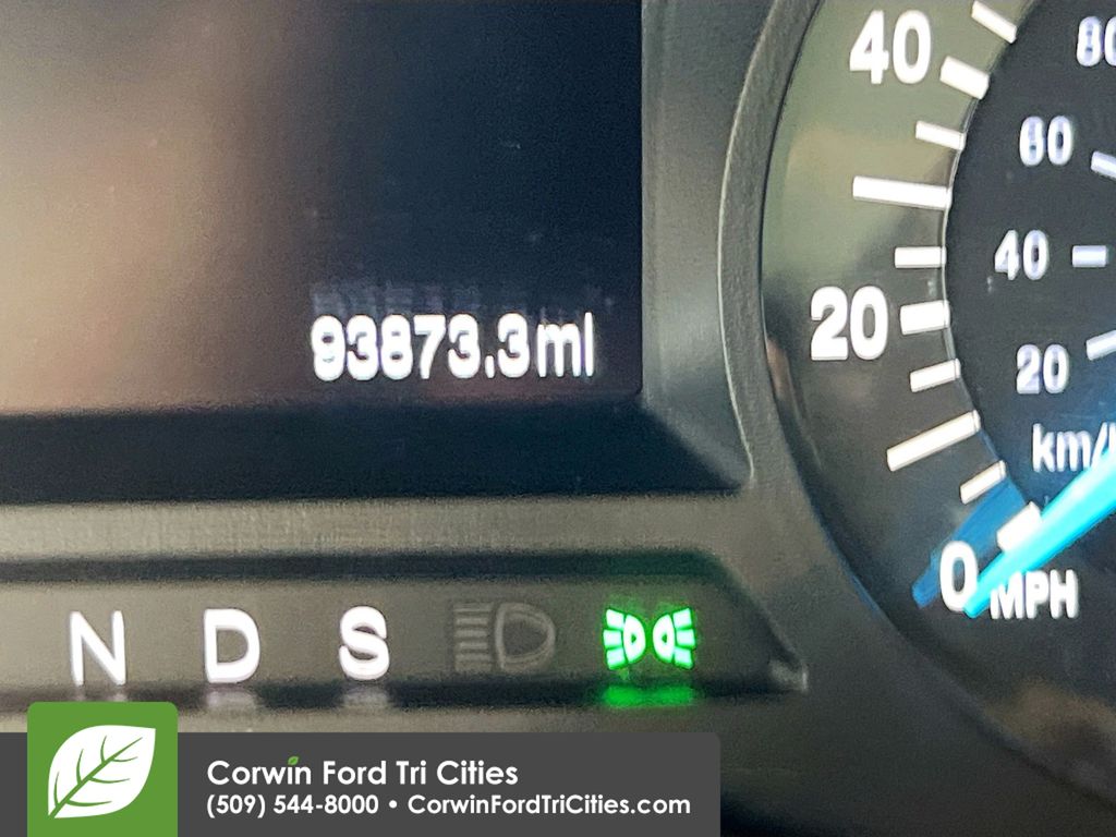 Used 2016 Ford Edge - photo 2