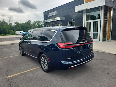 2023 Chrysler Pacifica FWD Minivan for sale #P6430 - photo 2