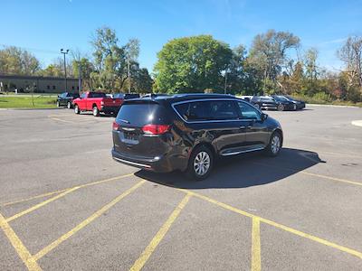 2019 Chrysler Pacifica FWD Minivan for sale #P6475 - photo 2