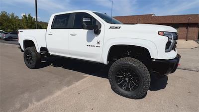 New 2025 Chevrolet Silverado 2500 LT Crew Cab for sale #255630 - photo 1