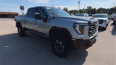 New 2025 GMC Sierra 2500 AT4X Crew Cab 4WD Pickup for sale #253376 - photo 1