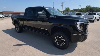 New 2025 GMC Sierra 2500 AT4X Crew Cab 4WD Pickup for sale #253379 - photo 1