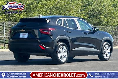Used 2025 Chevrolet Trax - photo 1