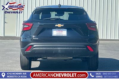 Used 2025 Chevrolet Trax - photo 1