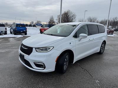 Used 2022 Chrysler Pacifica Hybrid Touring L Minivan for sale #25T0903B - photo 2