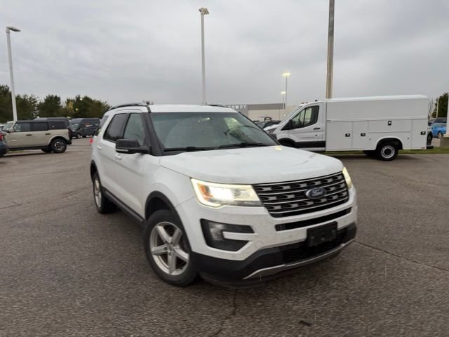 Used 2016 Ford Explorer - photo 2