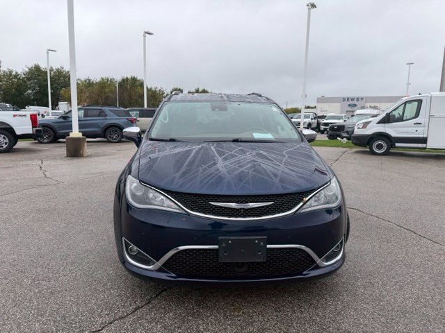Used 2017 Chrysler Pacifica - photo 2