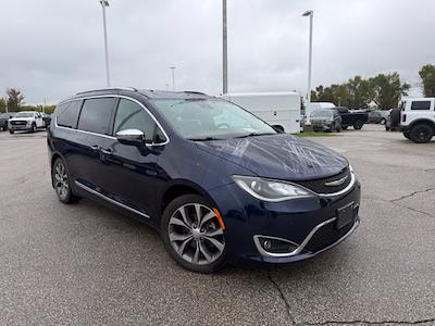 2017 Chrysler Pacifica FWD Minivan for sale #HR599708T - photo 1