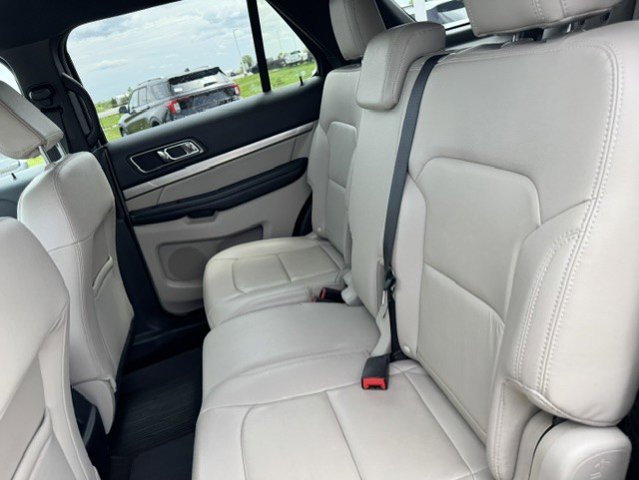 Used 2018 Ford Explorer - photo 8
