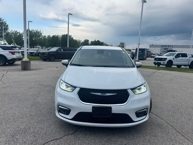 Used 2023 Chrysler Pacifica - photo 1