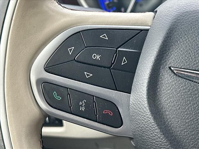 Used 2017 Chrysler Pacifica - photo 21
