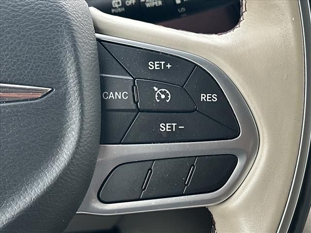 Used 2017 Chrysler Pacifica - photo 22