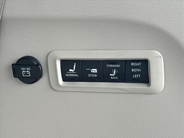 Used 2017 Chrysler Pacifica - photo 41