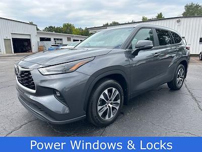 2024 Toyota Highlander AWD SUV for sale #038592A - photo 1
