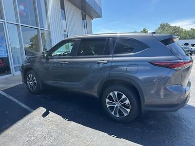 2024 Toyota Highlander AWD SUV for sale #038592A - photo 2