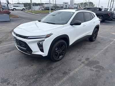 Used 2025 Chevrolet Trax - photo 1