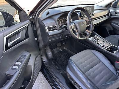 2023 Mitsubishi Outlander FWD SUV for sale #162059A - photo 2