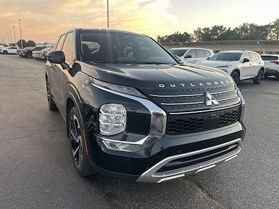 2023 Mitsubishi Outlander FWD SUV for sale #162059A - photo 2