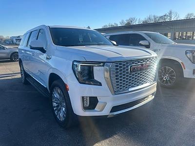 Used 2024 GMC Yukon XL - photo 1