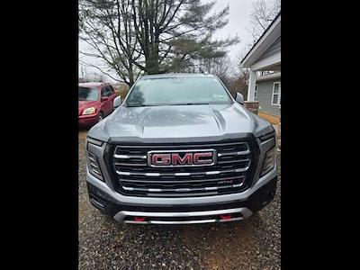 Used 2025 GMC Yukon - photo 1