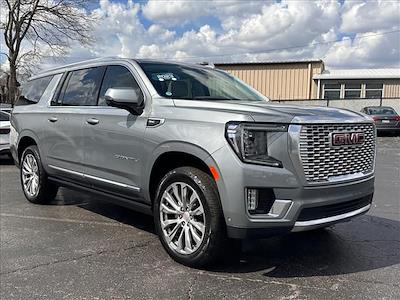 Used 2023 GMC Yukon XL - photo 1