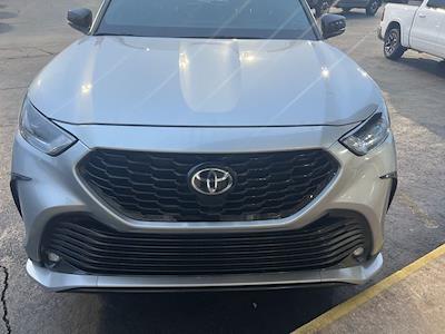 Used 2022 Toyota Highlander - photo 1