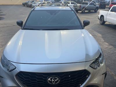 Used 2022 Toyota Highlander - photo 1