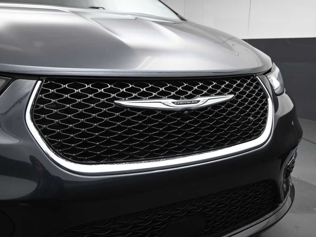 Used 2021 Chrysler Pacifica - photo 13