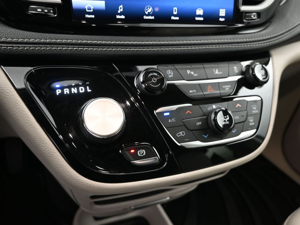 Used 2021 Chrysler Pacifica - photo 18