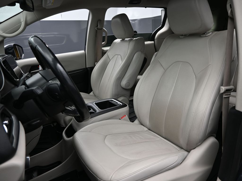 Used 2021 Chrysler Pacifica - photo 23