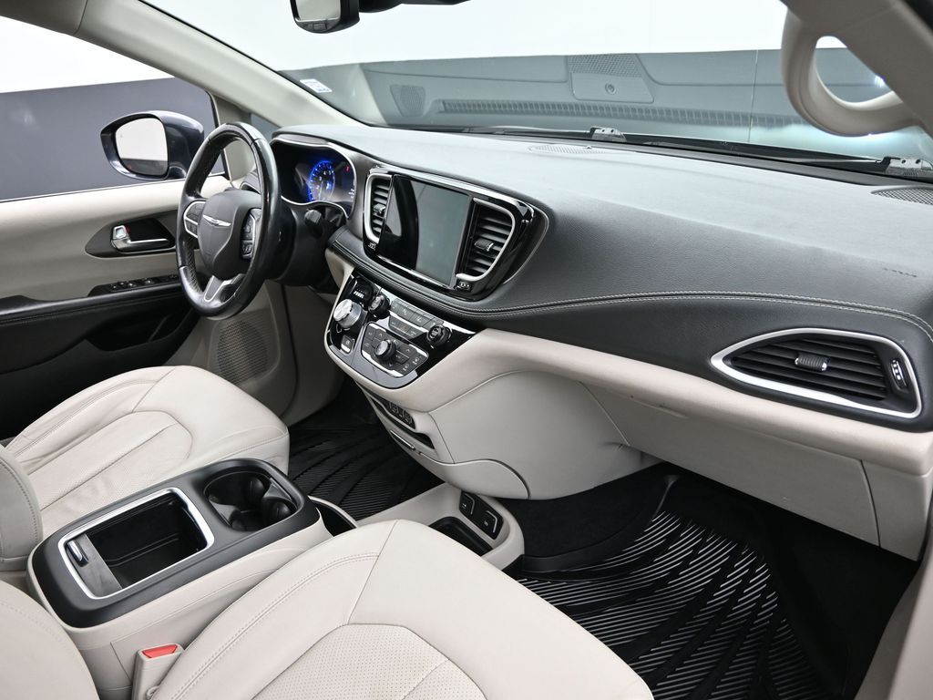 Used 2021 Chrysler Pacifica - photo 31