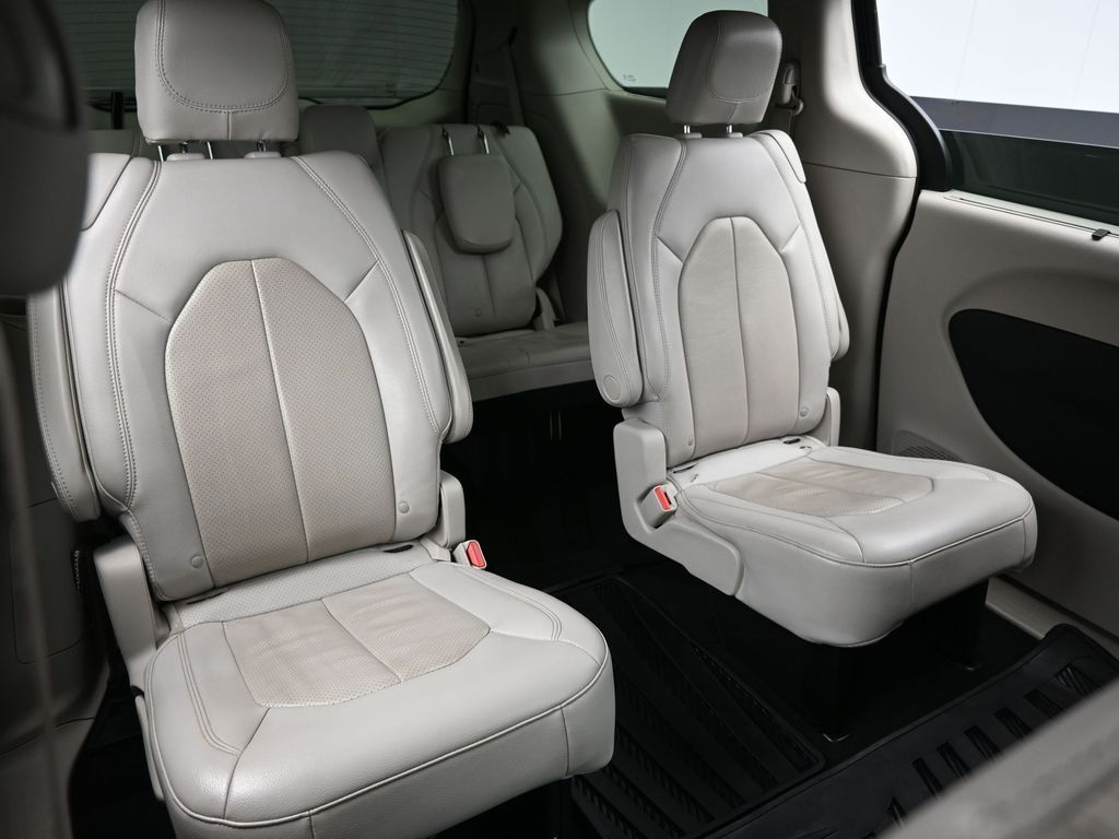 Used 2021 Chrysler Pacifica - photo 32