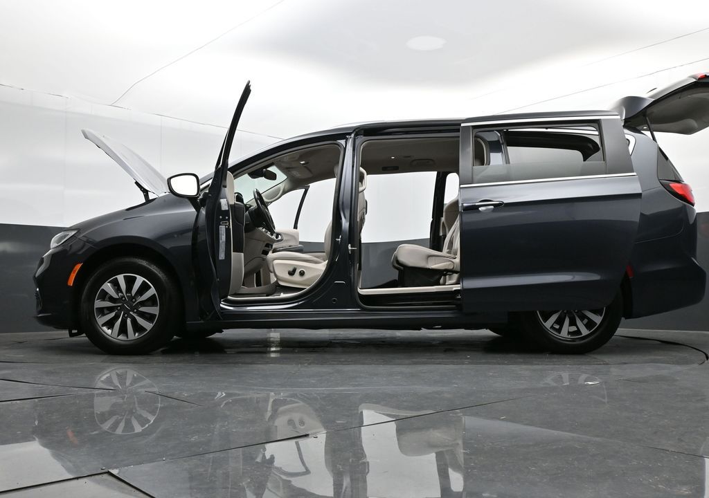 Used 2021 Chrysler Pacifica - photo 33