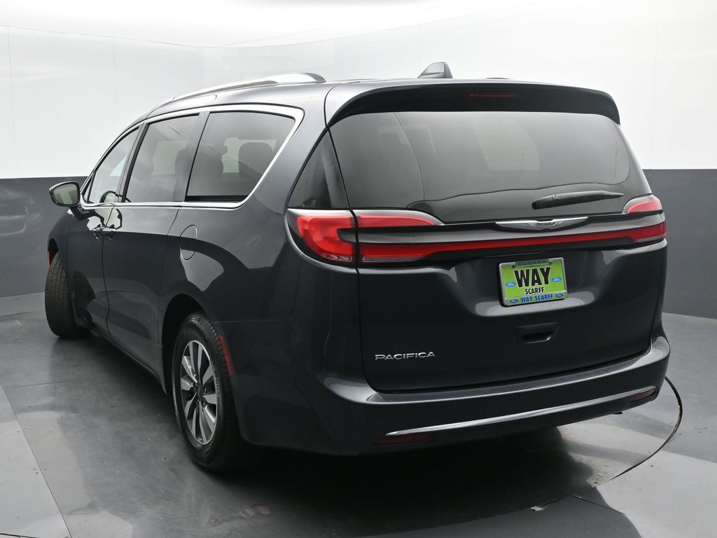 Used 2021 Chrysler Pacifica - photo 2