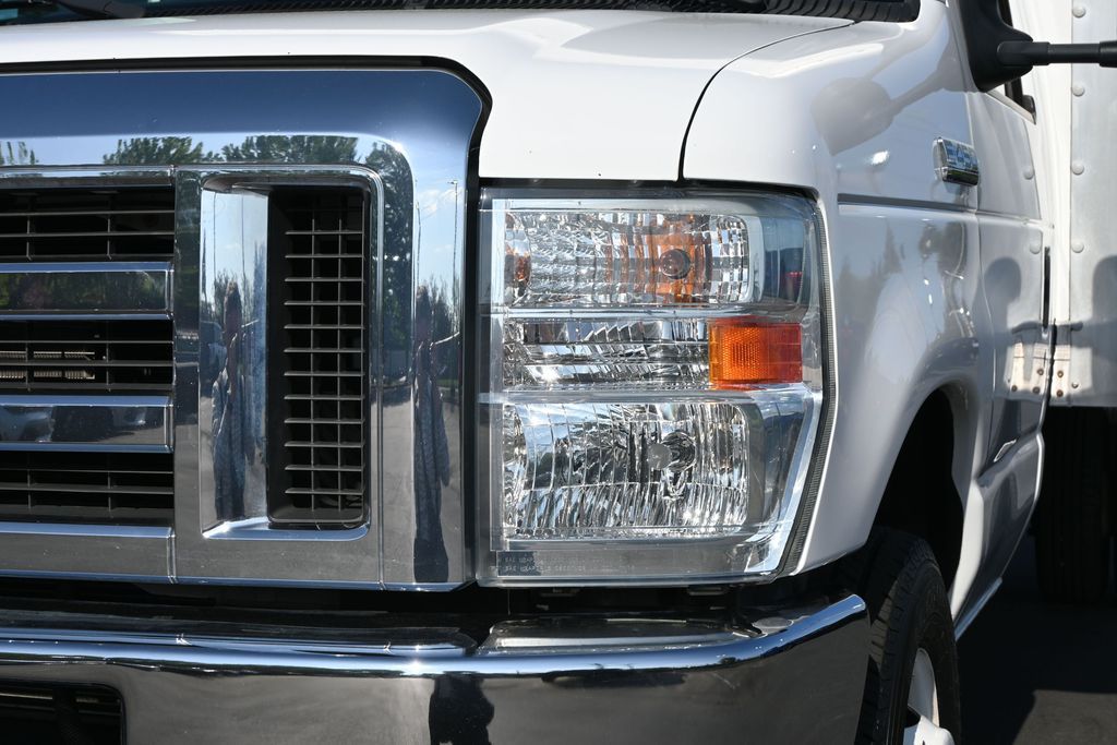 Used 2013 Ford E-450 - photo 11