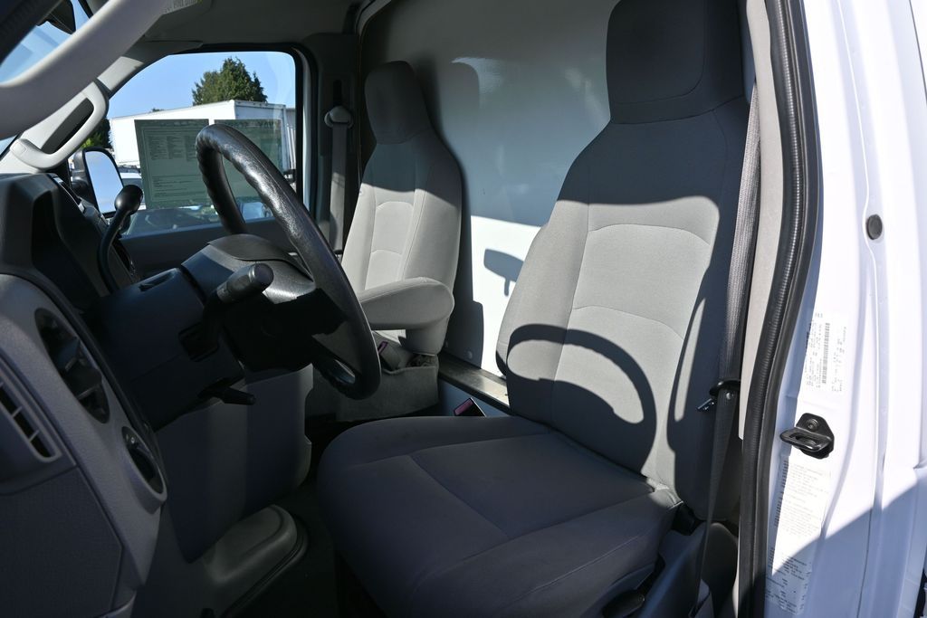 Used 2013 Ford E-450 - photo 15