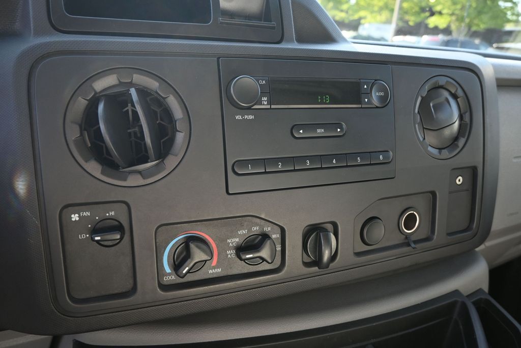 Used 2013 Ford E-450 - photo 20