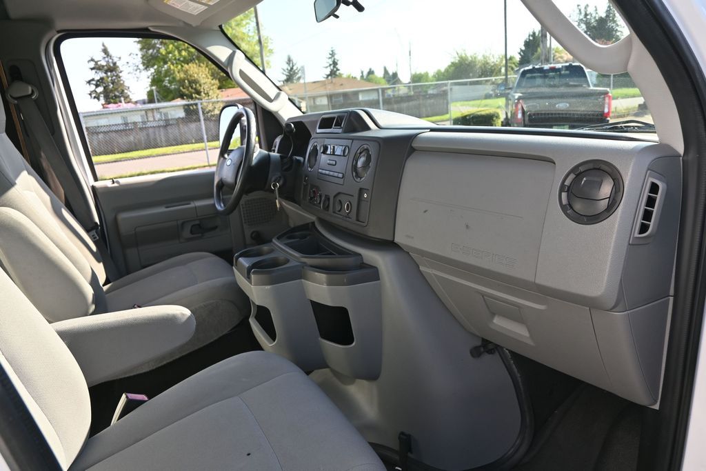 Used 2013 Ford E-450 - photo 21