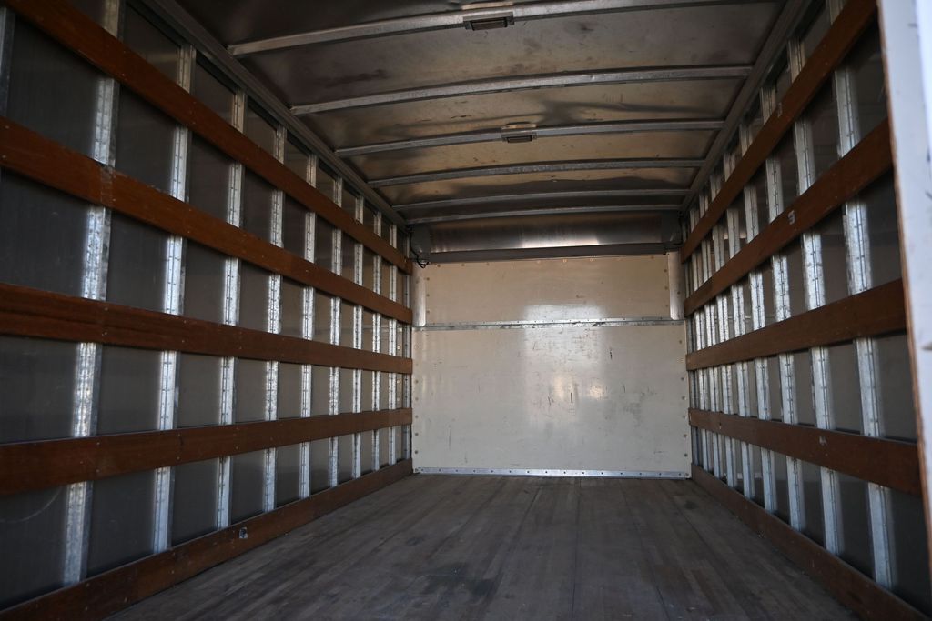 Used 2013 Ford E-450 - photo 25