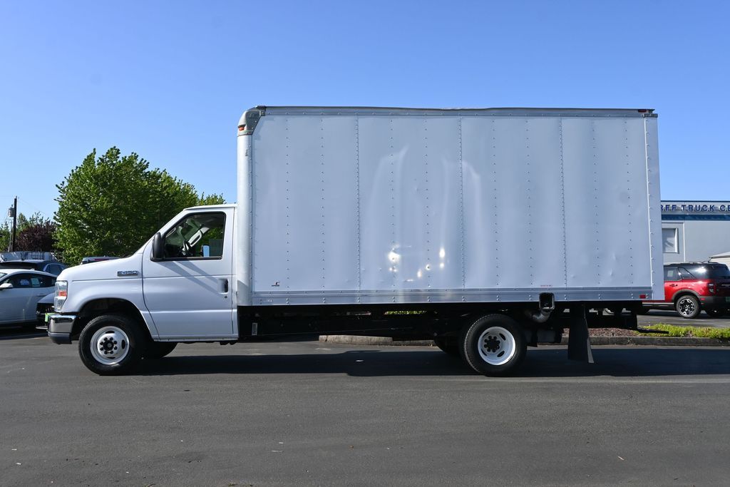 Used 2013 Ford E-450 - photo 6