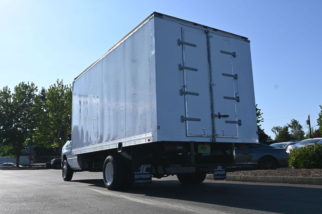 Used 2013 Ford E-450 - photo 8