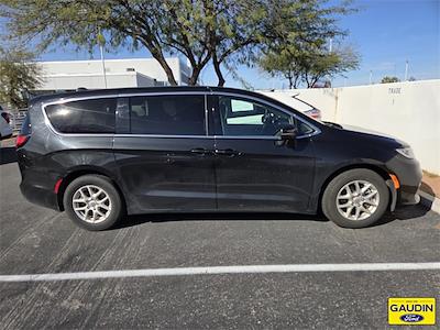 Used 2023 Chrysler Pacifica - photo 1