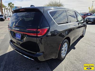 Used 2023 Chrysler Pacifica - photo 1